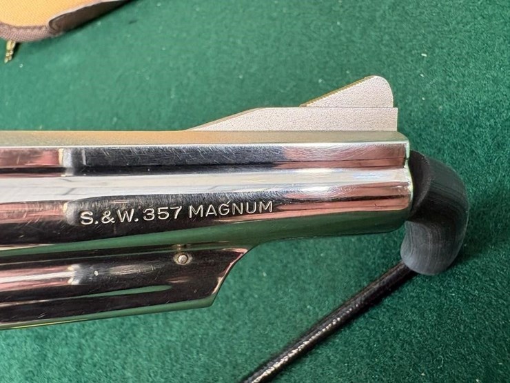 smith-&-wesson-mdl.19-3-357-mag-revolver-image-8