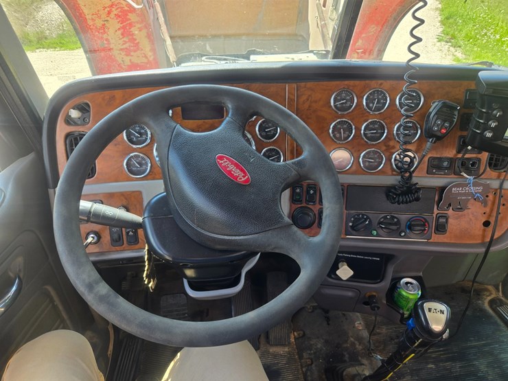 2009-peterbilt-367-image-50