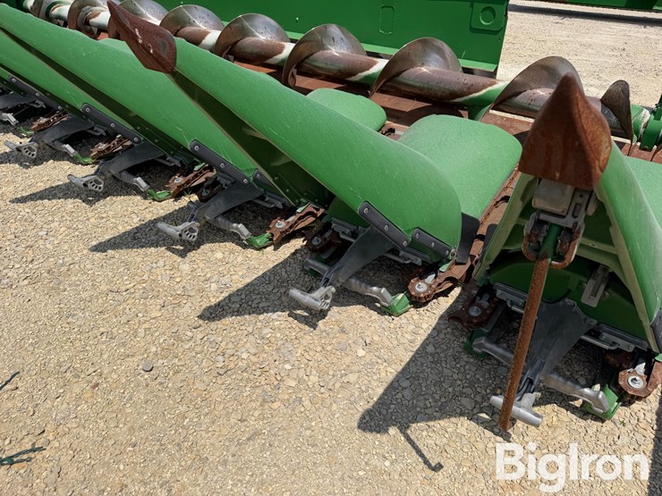 2020-john-deere-716c-image-17