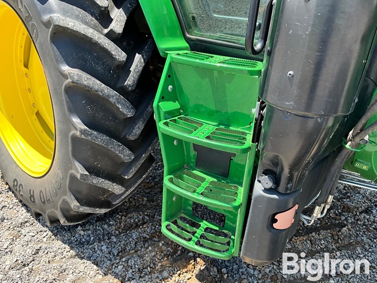 2019-john-deere-6110r-image-17