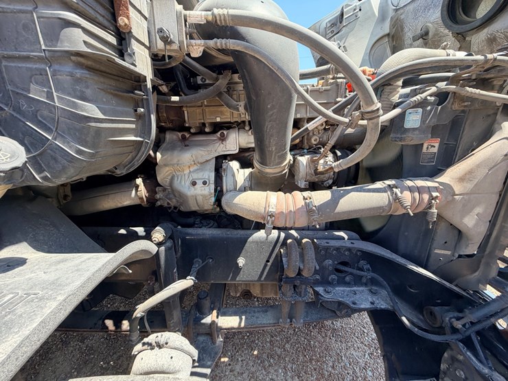 2016-freightliner-cascadia-125-image-46