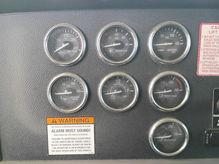 2014-peterbilt-367-image-53