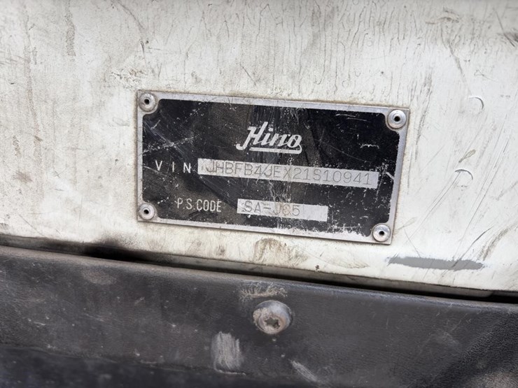 2002-hino-fb1817-image-19