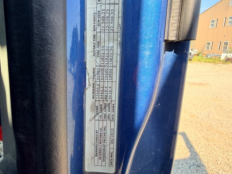 2021-peterbilt-579-image-114