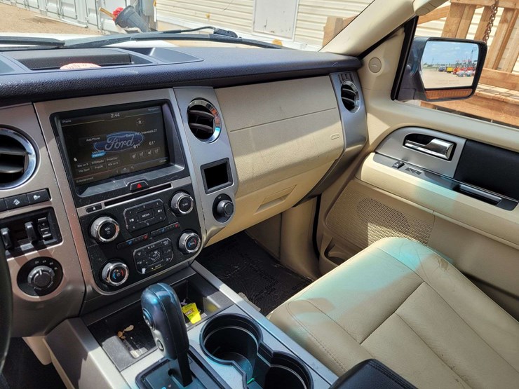 2015-ford-expedition-image-14