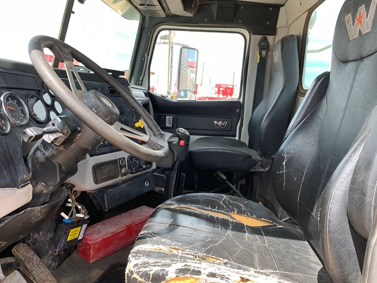 2019-western-star-4900-image-15