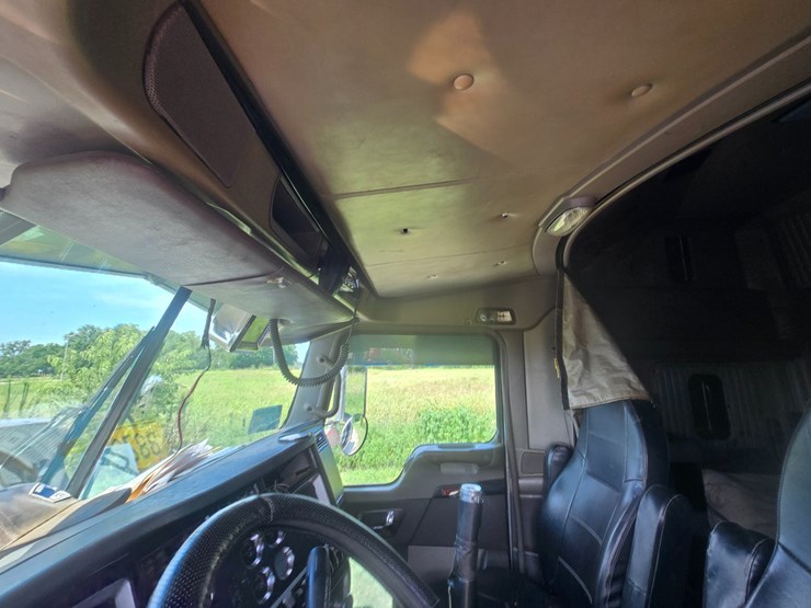 2006-kenworth-w900-image-57