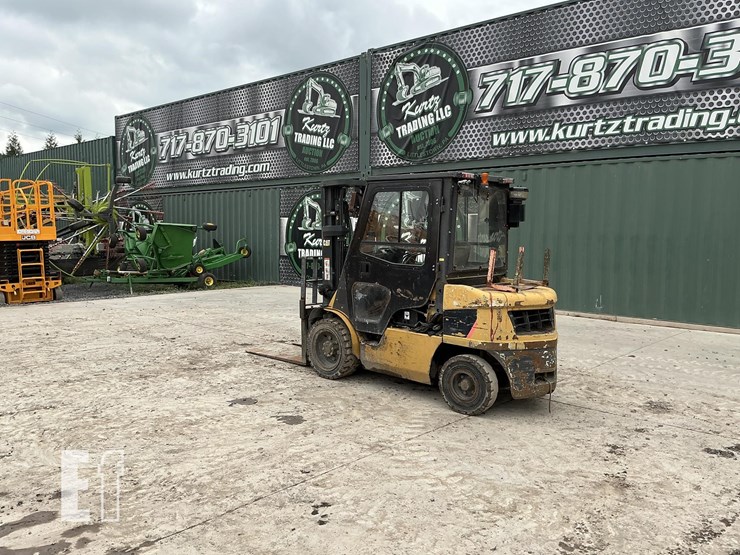 2015-caterpillar-dp30n-image-2