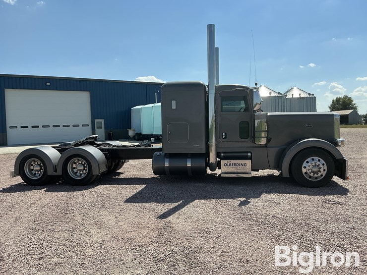 2012-peterbilt-389-image-4