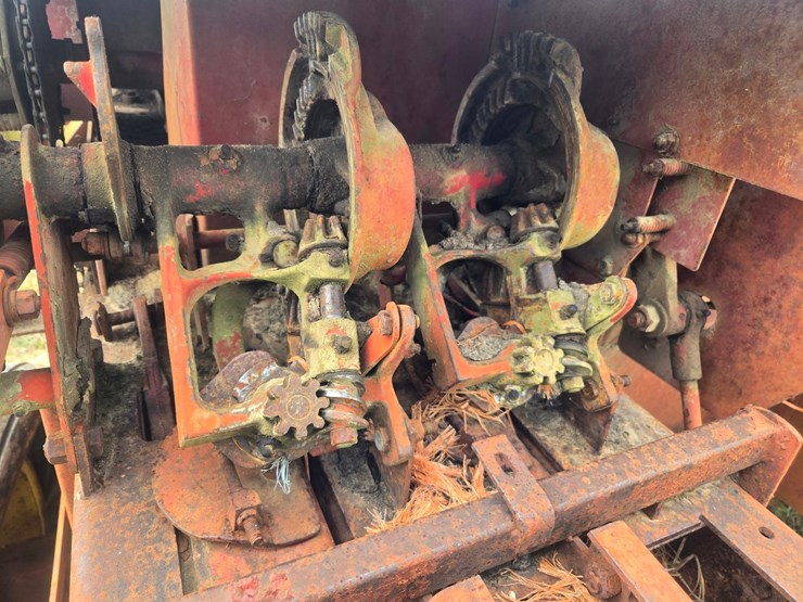 new-holland-277-image-27