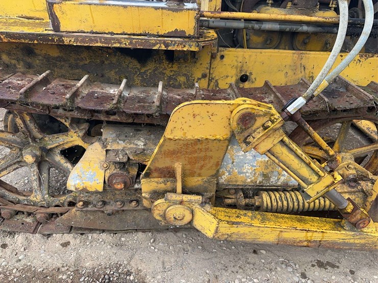 caterpillar-fifteen-image-52