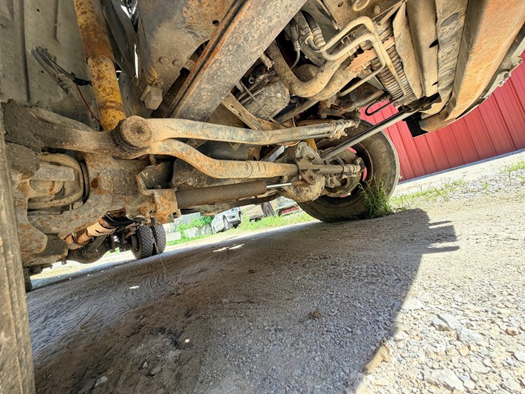 2003-ford-f550-image-23