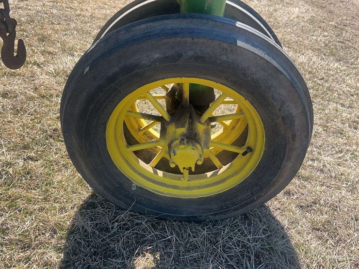 john-deere-model-b-image-13