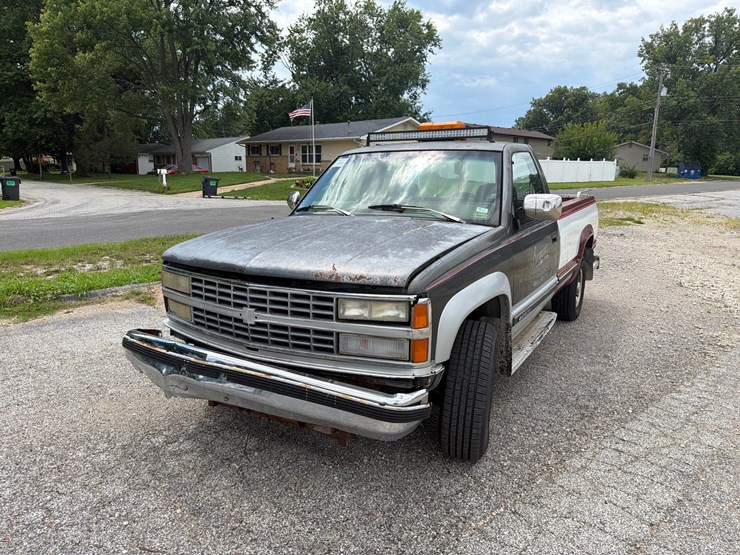 1993-chevrolet-k2500-image-1