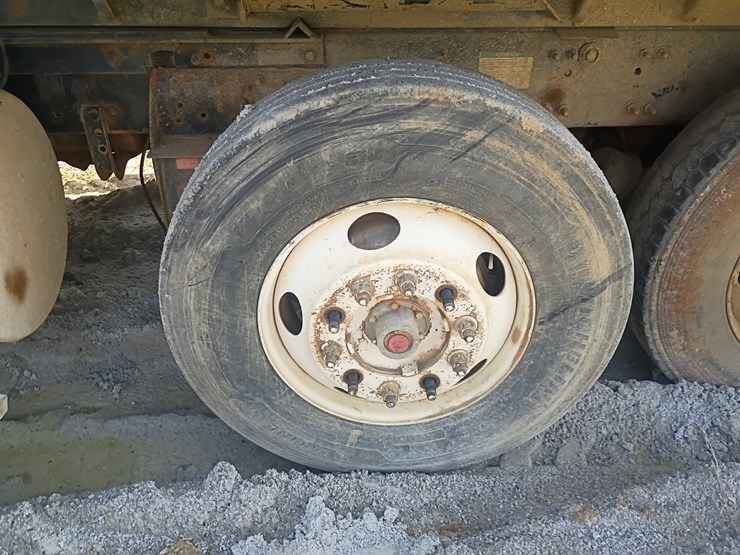 2008-sterling-l9500-image-92