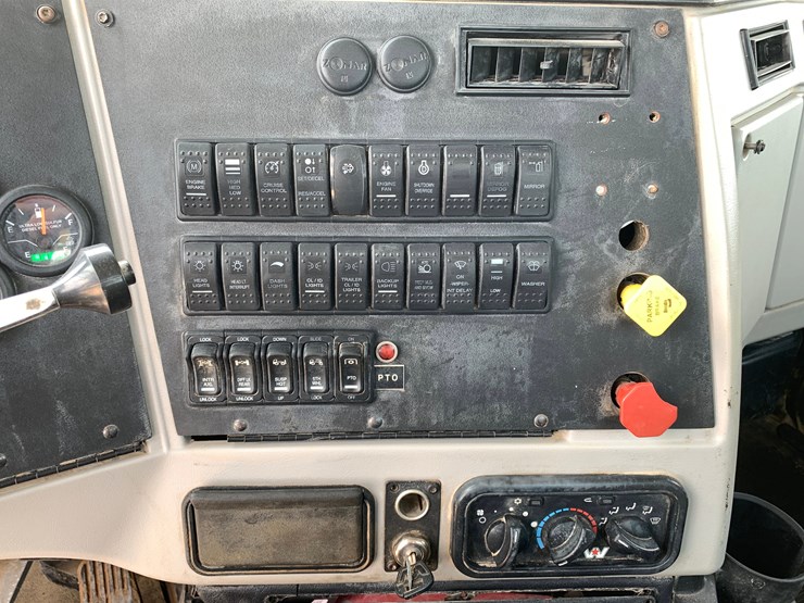 2019-western-star-4900-image-19