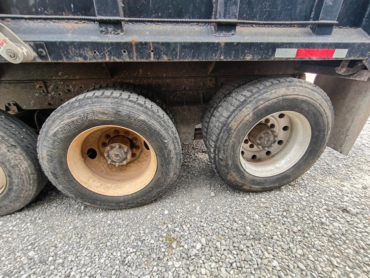 1995-freightliner-fld120-image-91