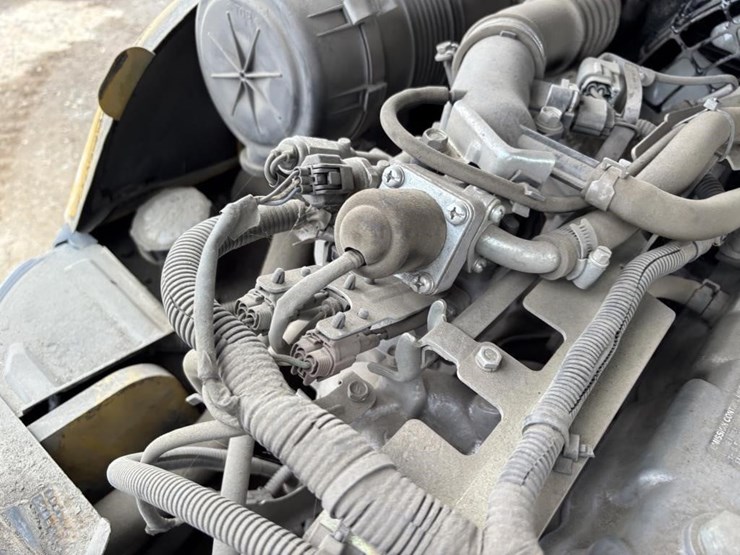 2016-caterpillar-2c6000-image-37