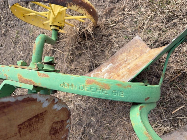 john-deere-pull-type-two-bottom-plow-image-19