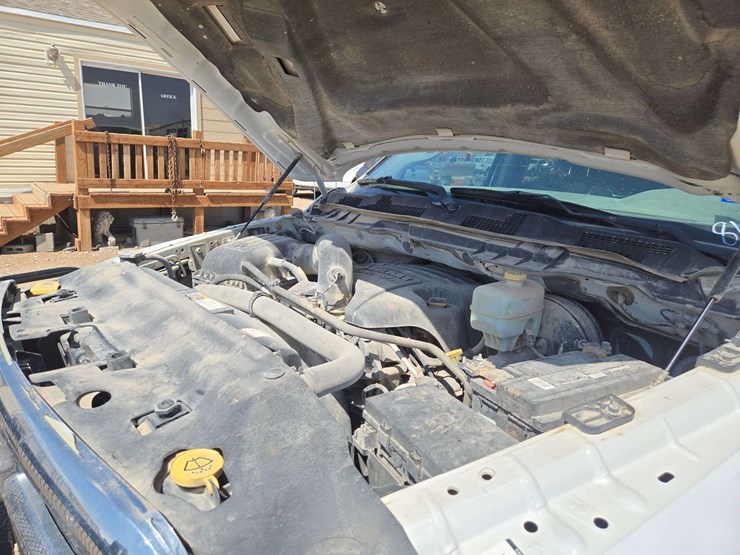 2014-ram-2500-slt-image-21