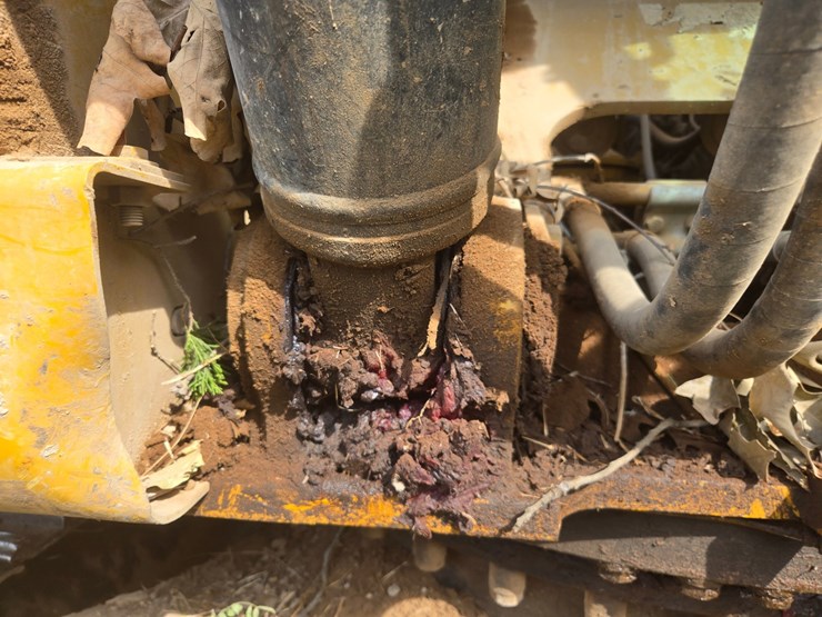 2019-caterpillar-320-image-101