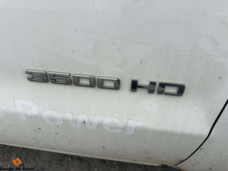 2015-chevrolet-silverado-3500hd-image-13