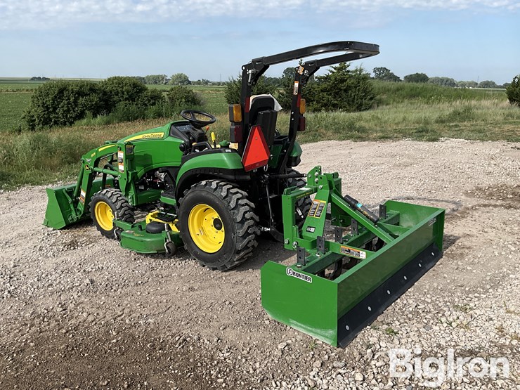 2023-john-deere-2025r-image-7