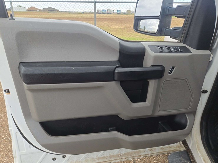 2017-ford-f250-image-12