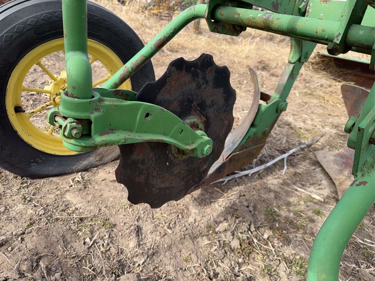 john-deere-no.-44-pull-type-two-bottom-plow-image-17