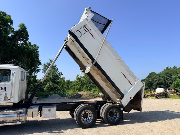 2016-western-star-4700-image-26