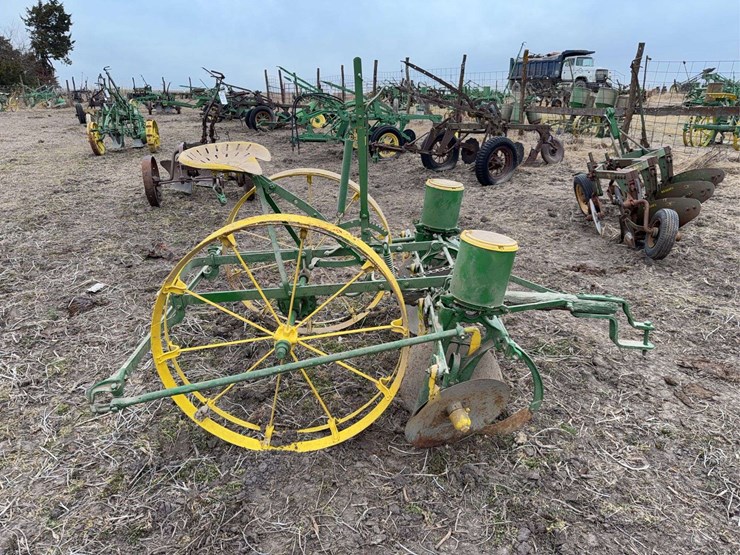 john-deere-two-row-planter-image-6