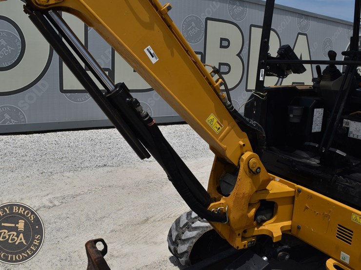 2023-caterpillar-303cr-image-26