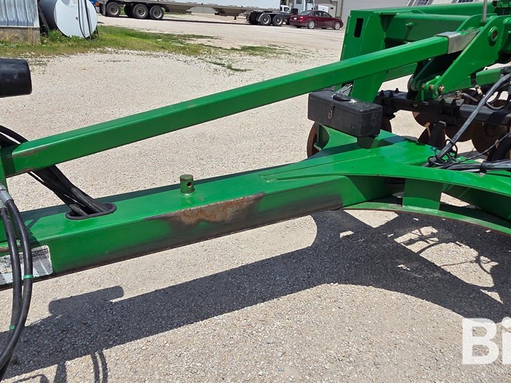 2010-john-deere-2700-image-14