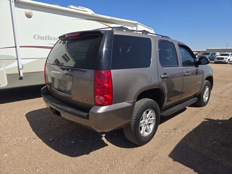 2013-gmc-yukon-image-3