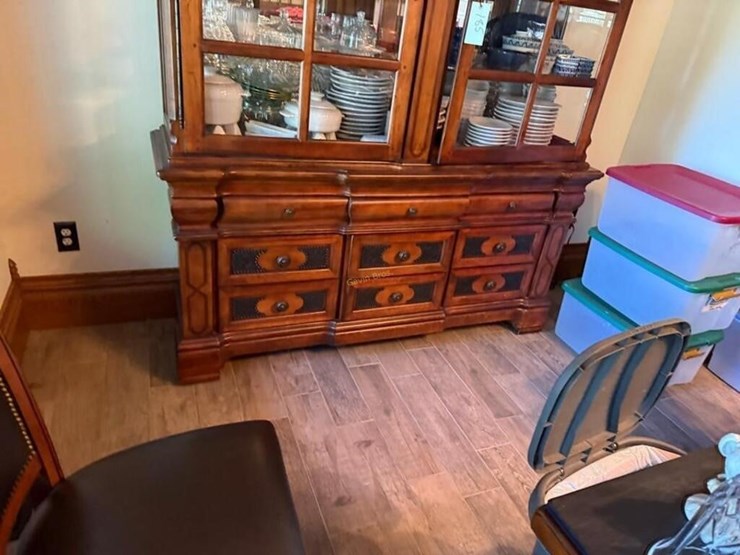 large-glass-door-display-lighted-cabinet-image-3