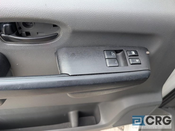 2013-nissan-nv3500-image-8