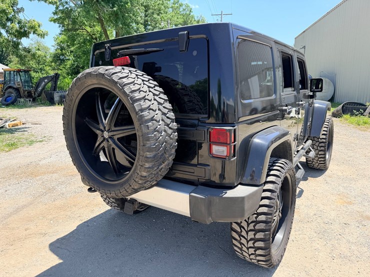 2011-jeep-wrangler-image-8