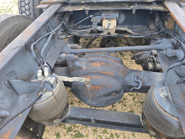2010-kenworth-t2000-image-94