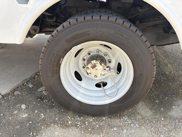2013-ford-f550-image-5