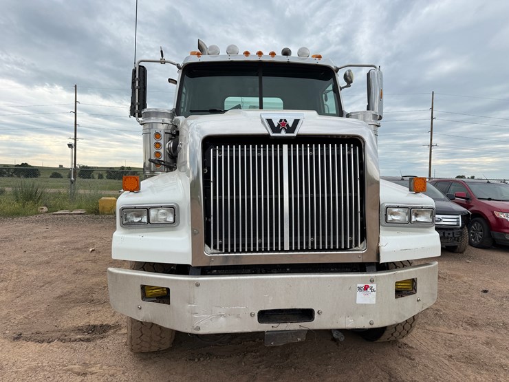 2014-western-star-4900-image-2