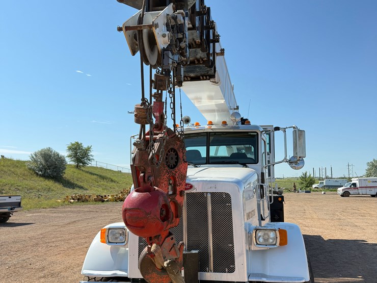 2012-peterbilt-367-image-3