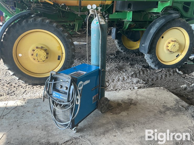 miller-252-wire-feed-welder-image-1