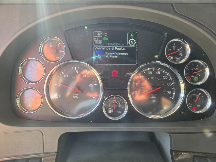 2019-kenworth-t880-image-58