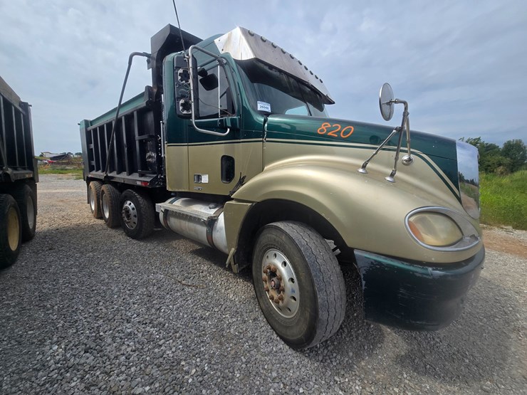 2009-freightliner-columbia-120-image-14