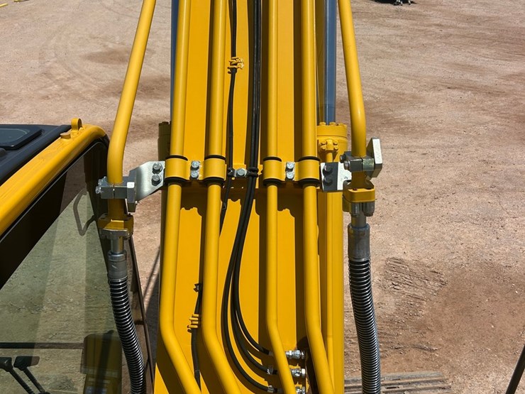 2025-komatsu-pc210-image-19