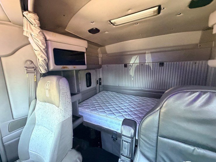 2010-kenworth-t800-image-134
