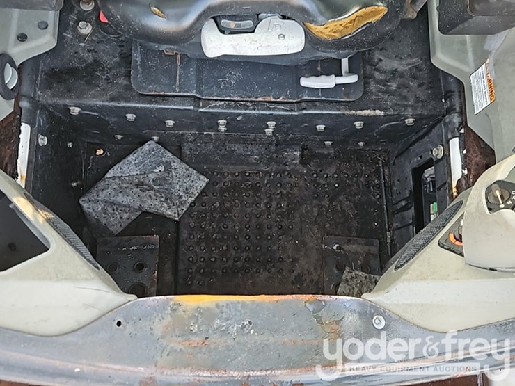 2015-bobcat-t750-image-26