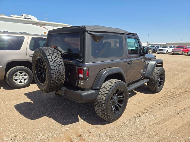 2021-jeep-wrangler-sport-image-3
