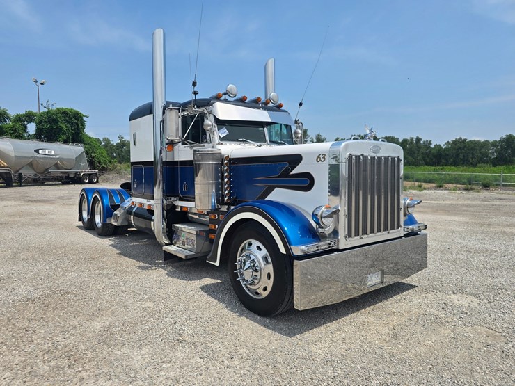 2000-peterbilt-379-image-42