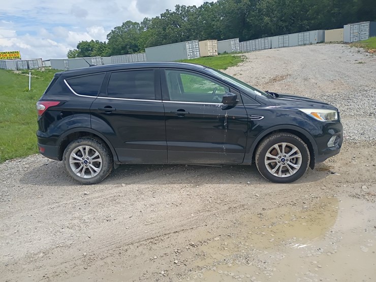 2017-ford-escape-image-11